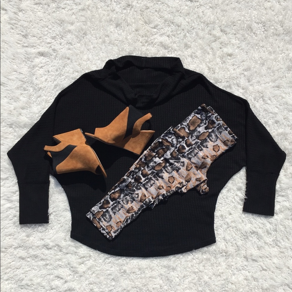 🦄Lightweight Cowl Neck Sweater